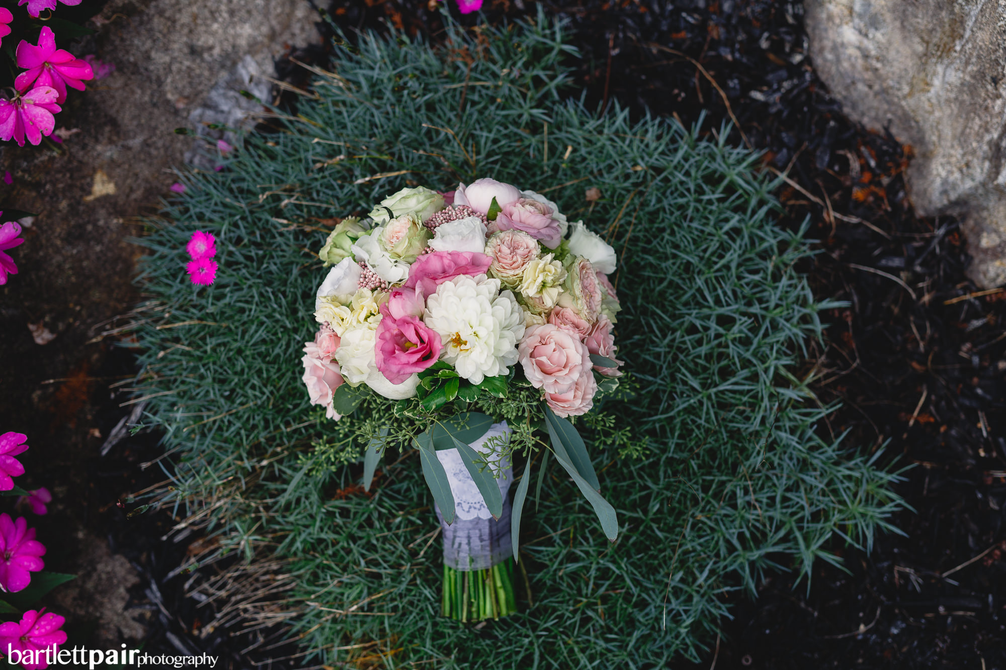 barn-wedding-venue-outside-philadelphia-photographers-17