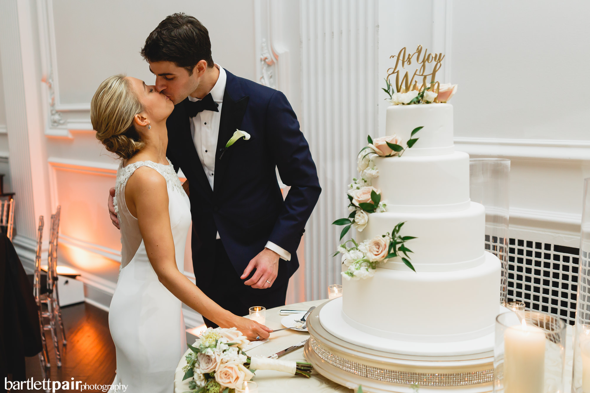 cescaphe-down-town-club-wedding-philadelphia-photographers-47